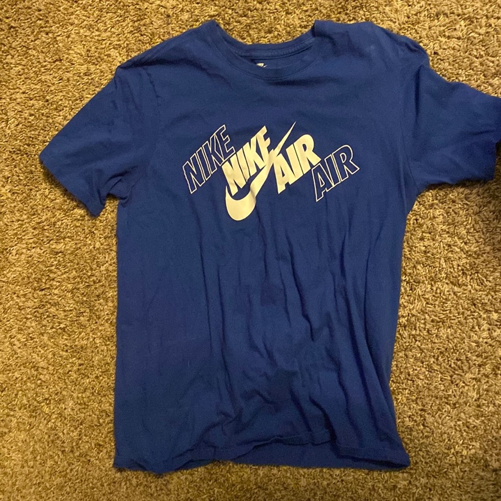 Royal blue, Men’s Medium Nike Graphic Tee